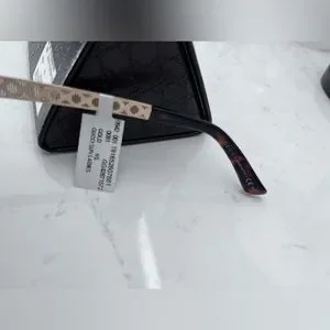 New with tags and case Gucci GG4267 ladies sunglasses. NEW GUCCI SUNGLASSES - GG4267 KJ1 135 - GC LOGO DESIGN - IN  main image 4